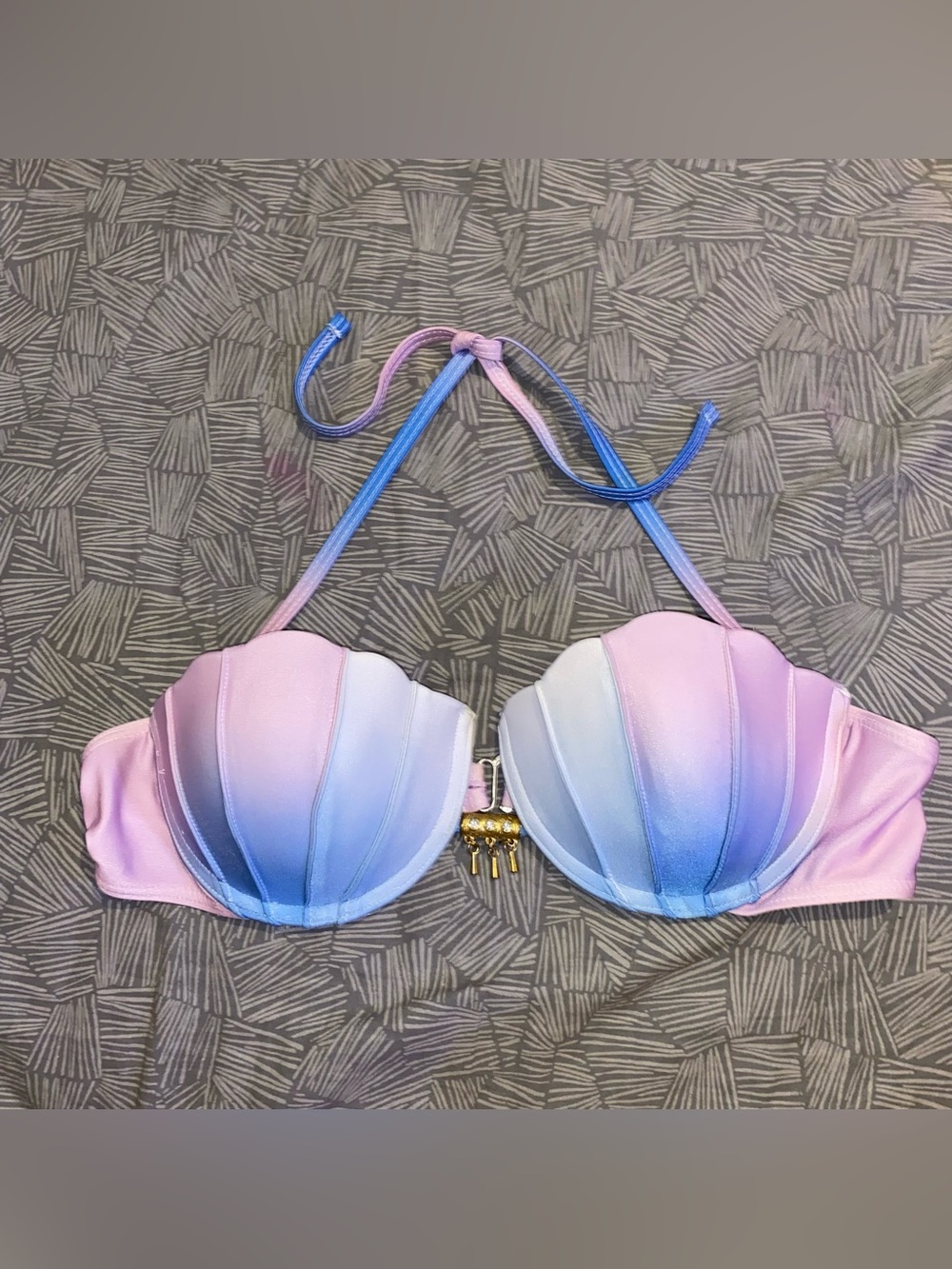 Pastel Mermaid Shell Bikini Top - Gradient Pink to Blue